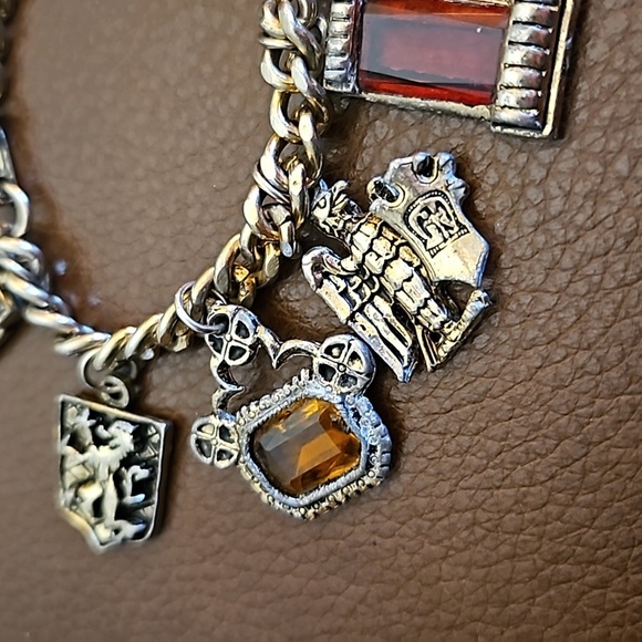 Vintage Medieval Renaissance Castlecore Shield Glass Charm Chain Bracelet - Picture 3 of 15